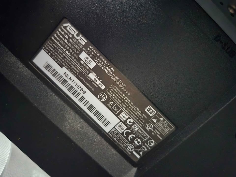 ASUS VB191T – 19" LCD monitor, DVI/D-Sub, vestavěné reprodu - 4