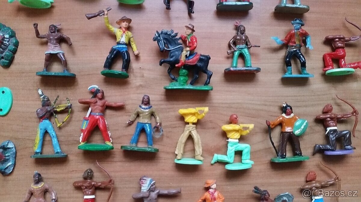 Gumoví vojáčci DDR,Kovbojové,indián a koníci a minizvířátka - 4