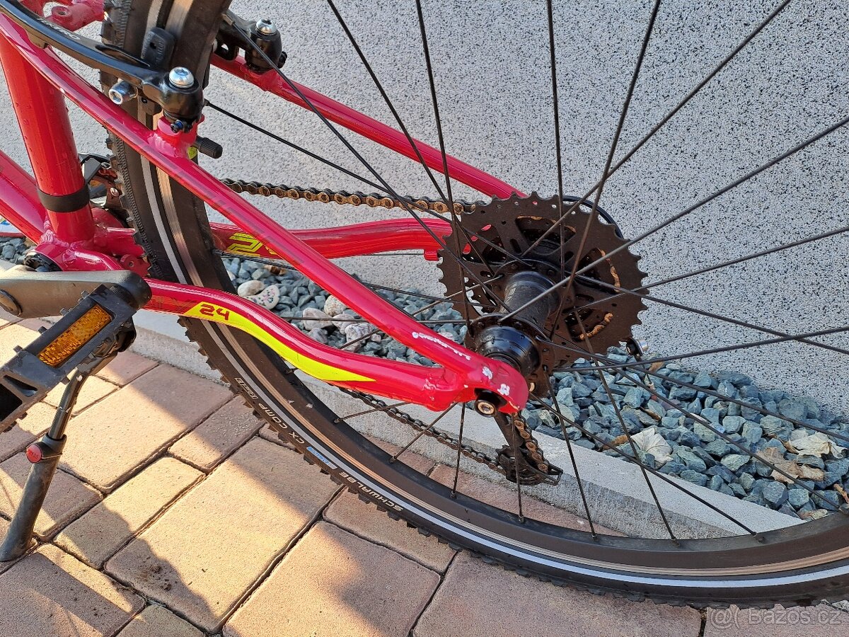 Dívčí kolo SUP F.L.Y. 24 - 4