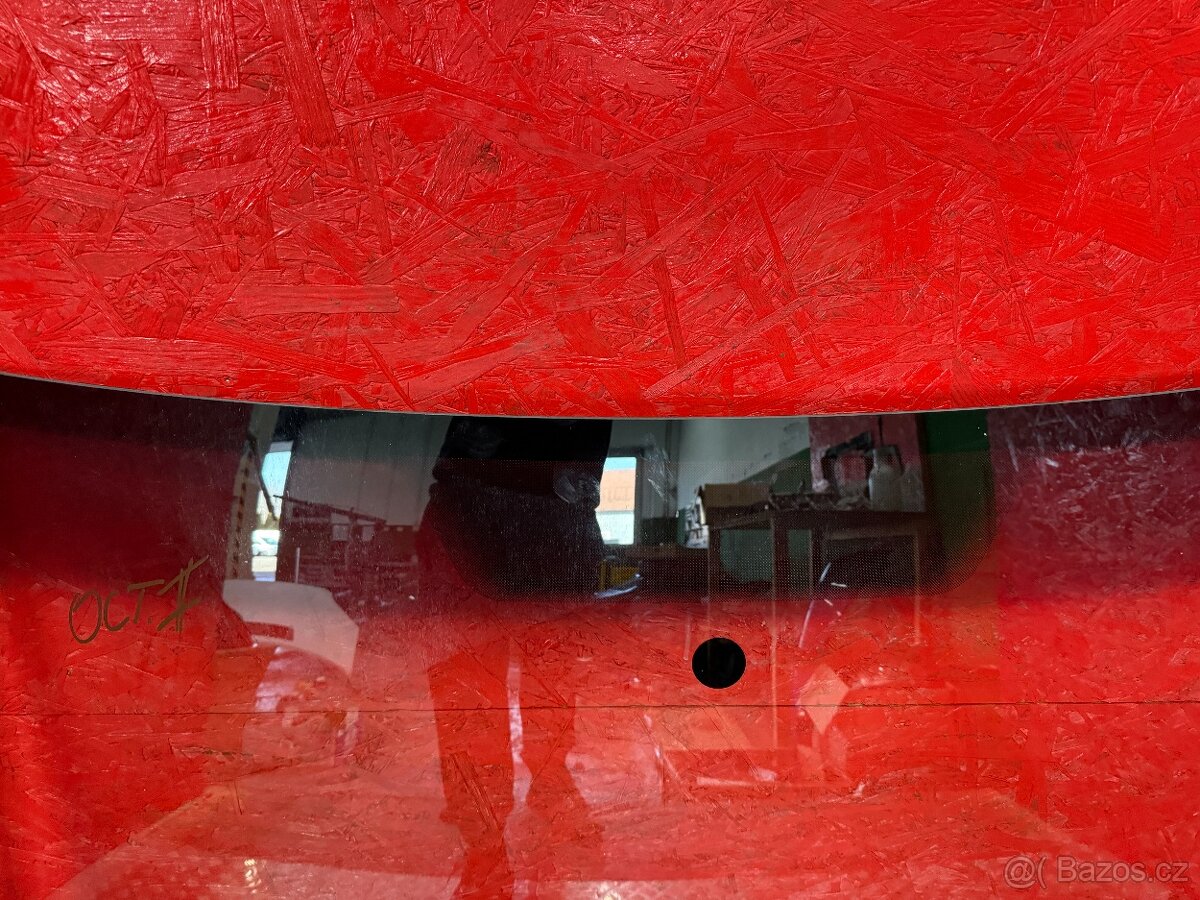 ČELNÍ OKNO ŠKODA OCTAVIA 2 - 4