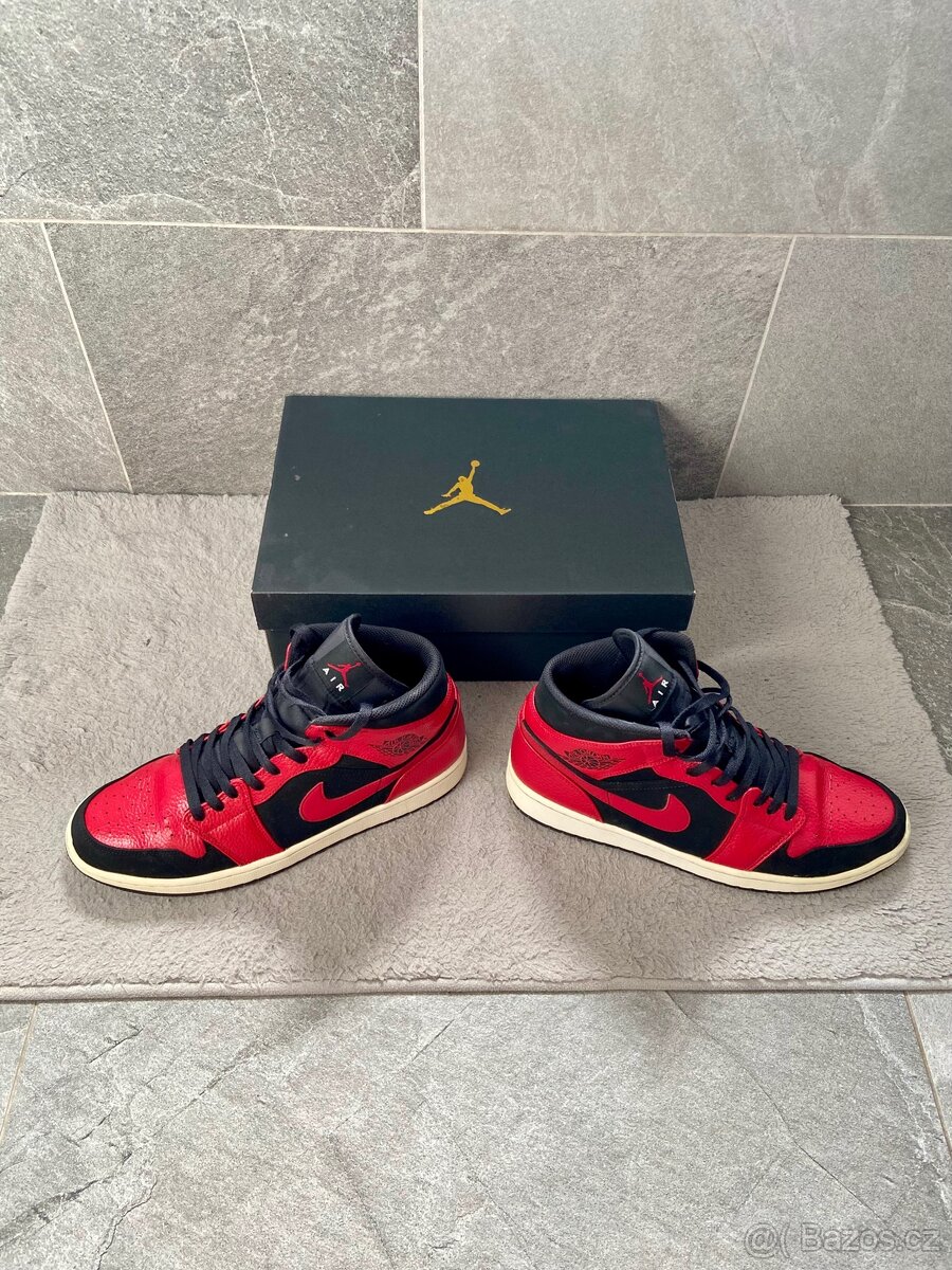 Nike Air Jordan 1 Mid Bred - 4