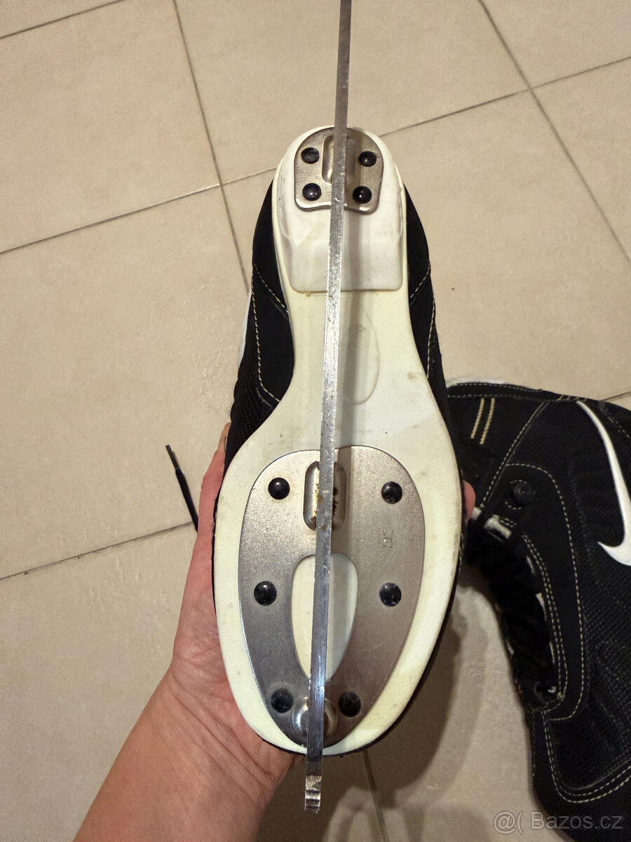 Dívčí brusle Nike velikost 35 - 4