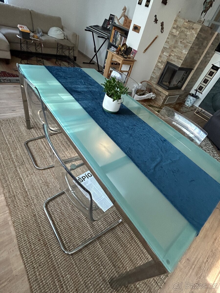 Jídelní stůl a židle - 4