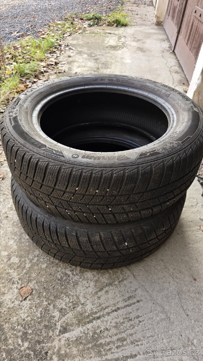 4x zimní pneu 205/55/16
Vzorek viz foto. Cena 200,-/ks. - 4