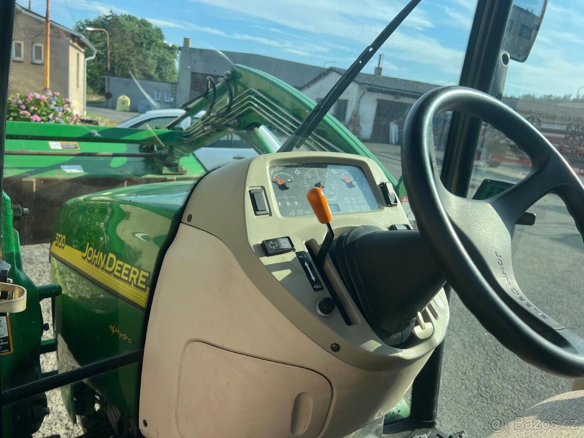 Traktor John Deere 3720 + nakladač - 4