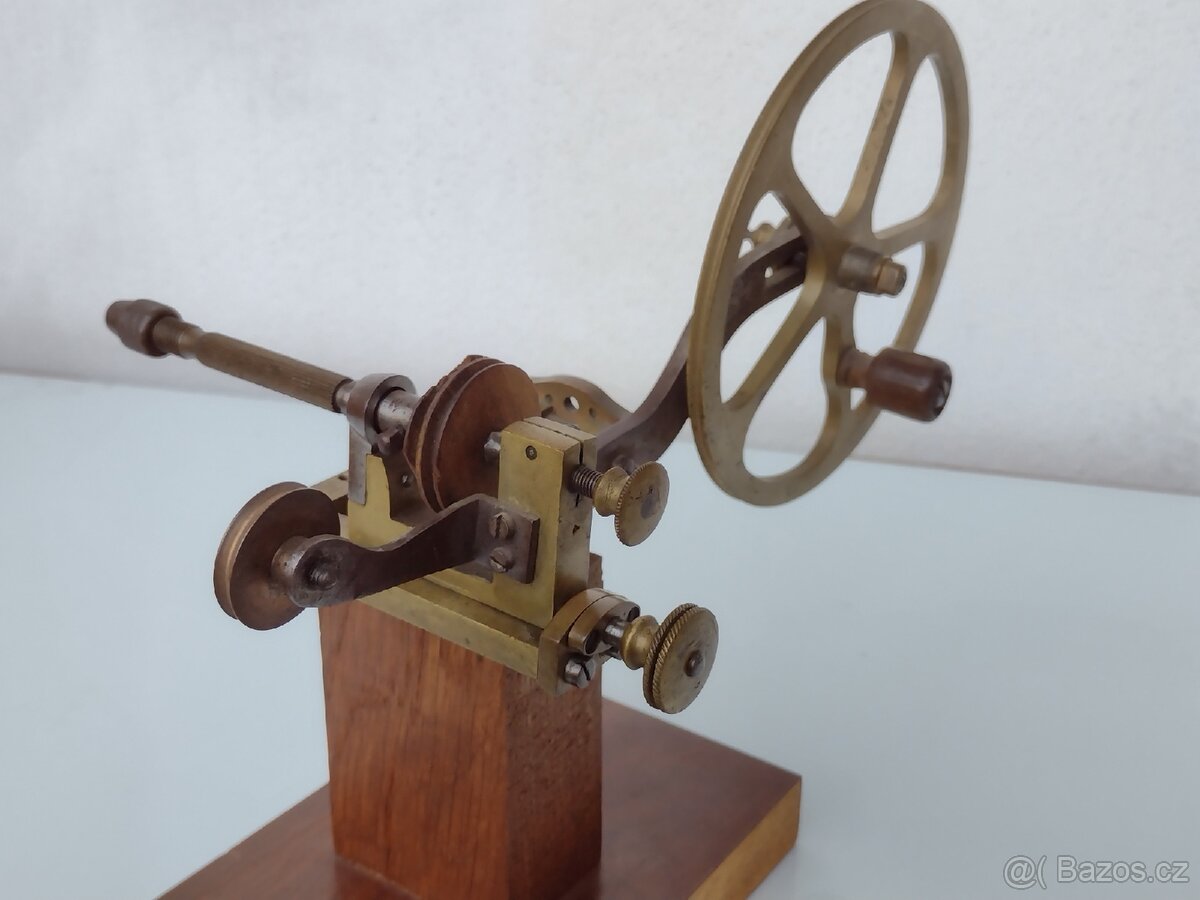 Stará hodinářská frézka - 4