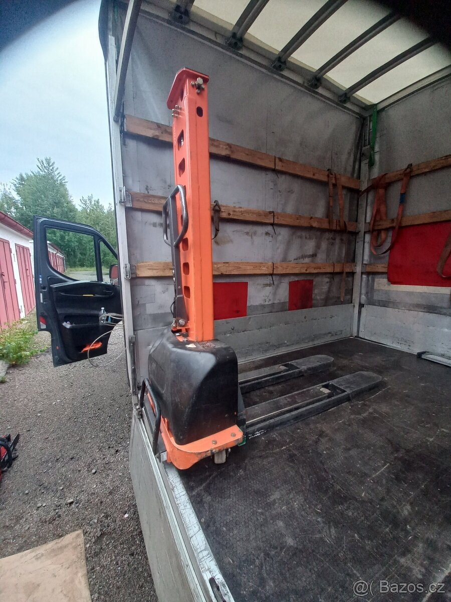 Vysokozdvižný samonakládací vozík s el. zdvihem - 4