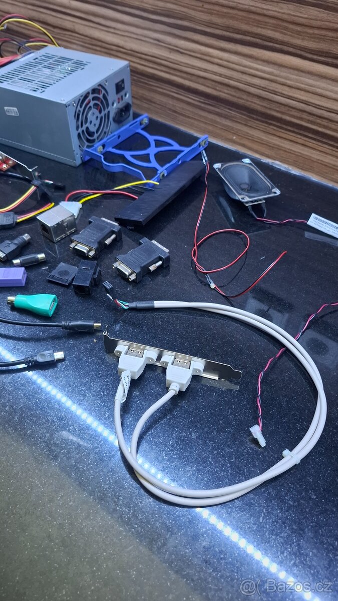 Pc mix dílu, redukce,zdroj,konektory,kabely - 4