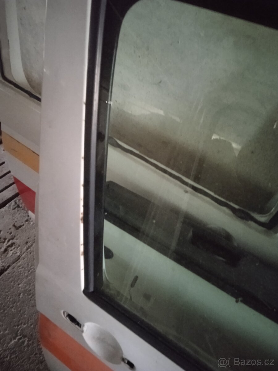 Prodám dveře VW T5 - 4