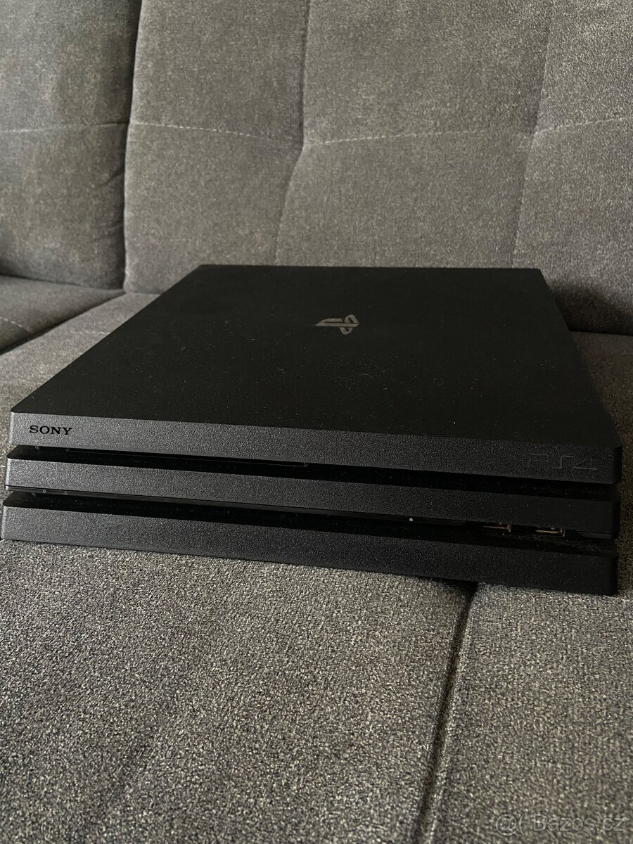 Playstation 4 pro - 4