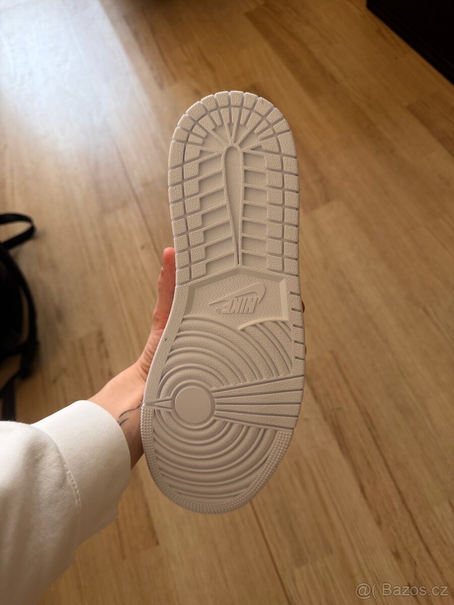 Jordan 1 v.a.a. “Alaska” - 4