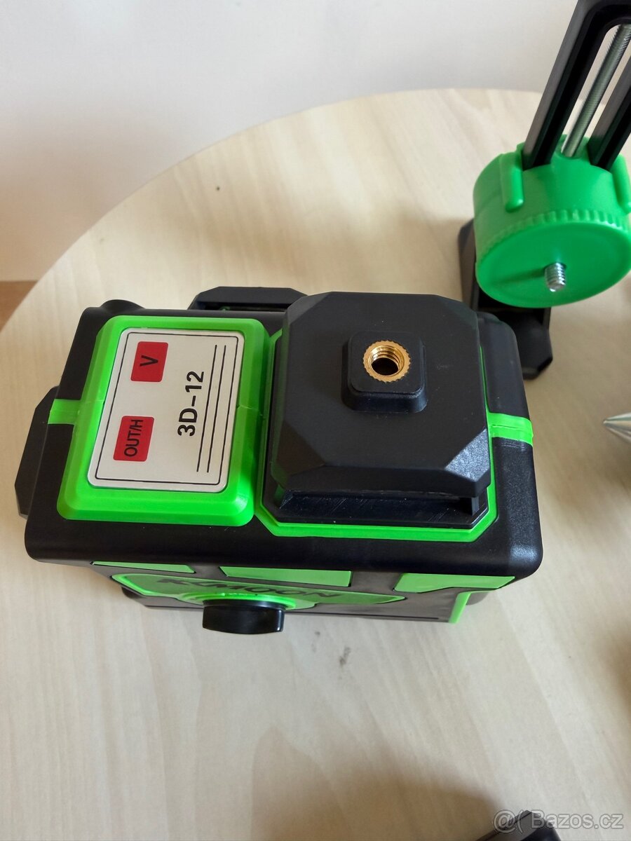 Křížový laser (1104) - 4