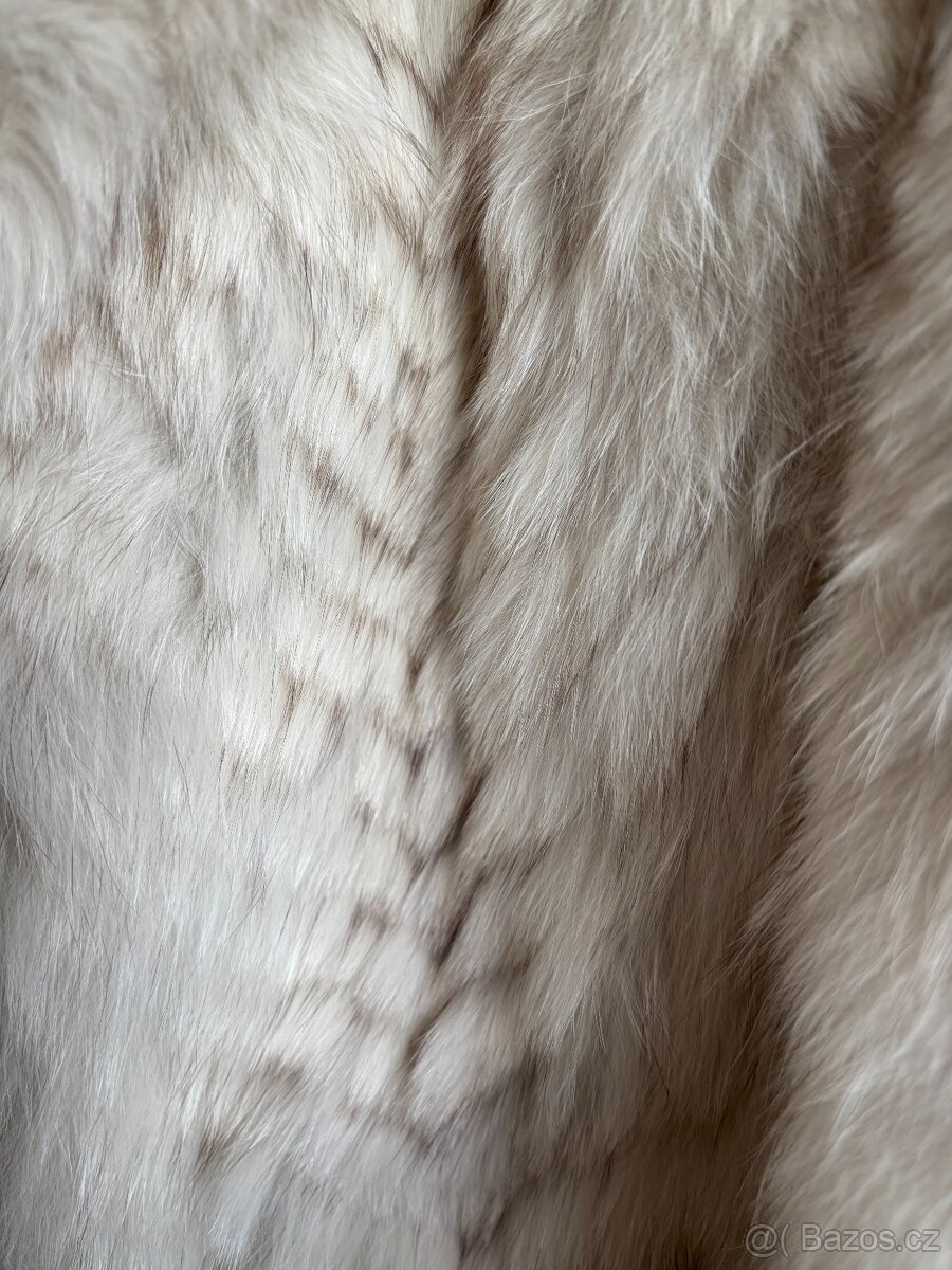 Pravý kožich ze stříbrné liščí kožešiny - 4