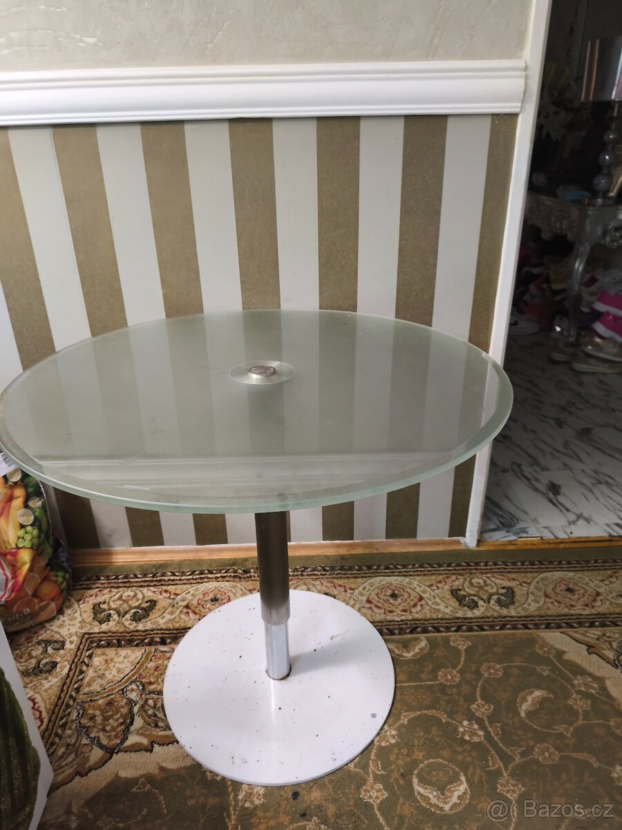 Malý kulatý skleněný stoleček 80cm - 4