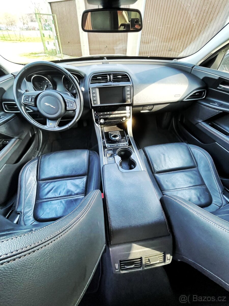 Jaguar XE, 20d Prestige - 4