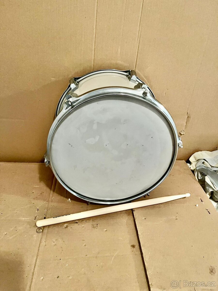 Buben na fandění - 4