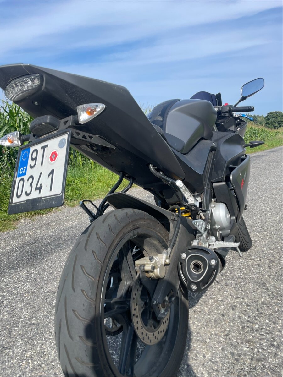 Yamaha YZF 125 R - 4