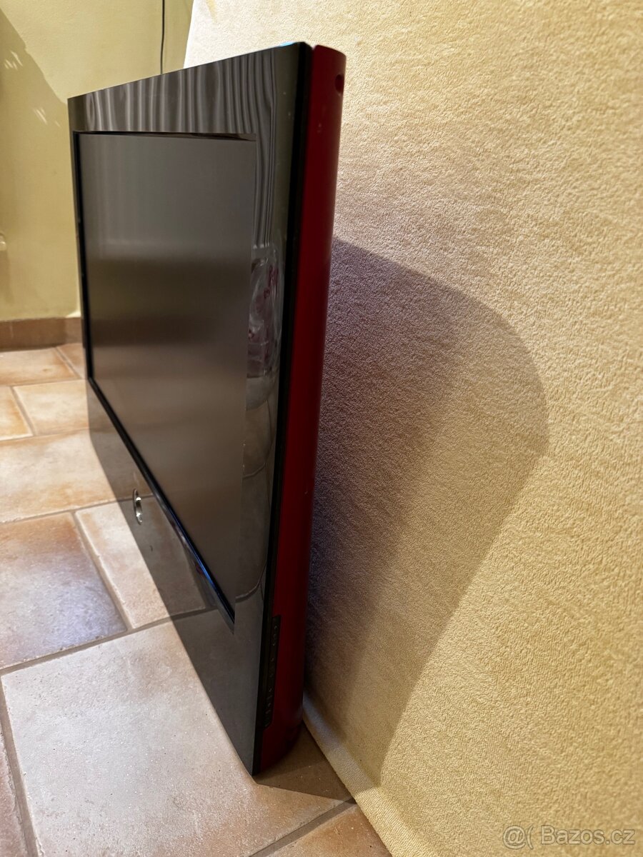 TV LG + držák na stěnu - 4