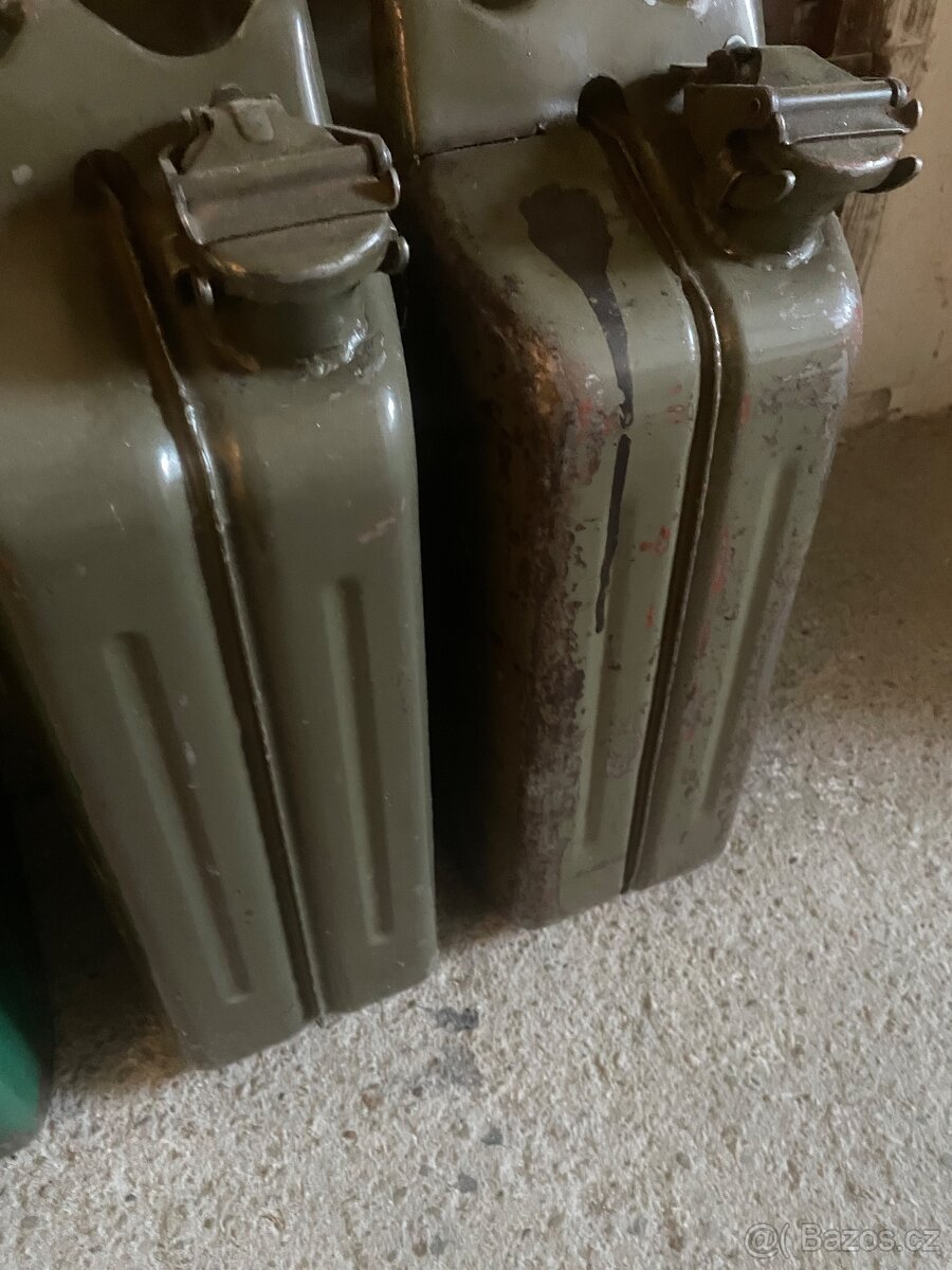 Plechový kanystr - 4