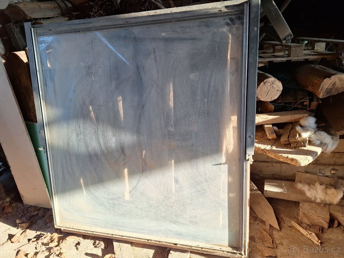 Prodám velké střešní okno - 4