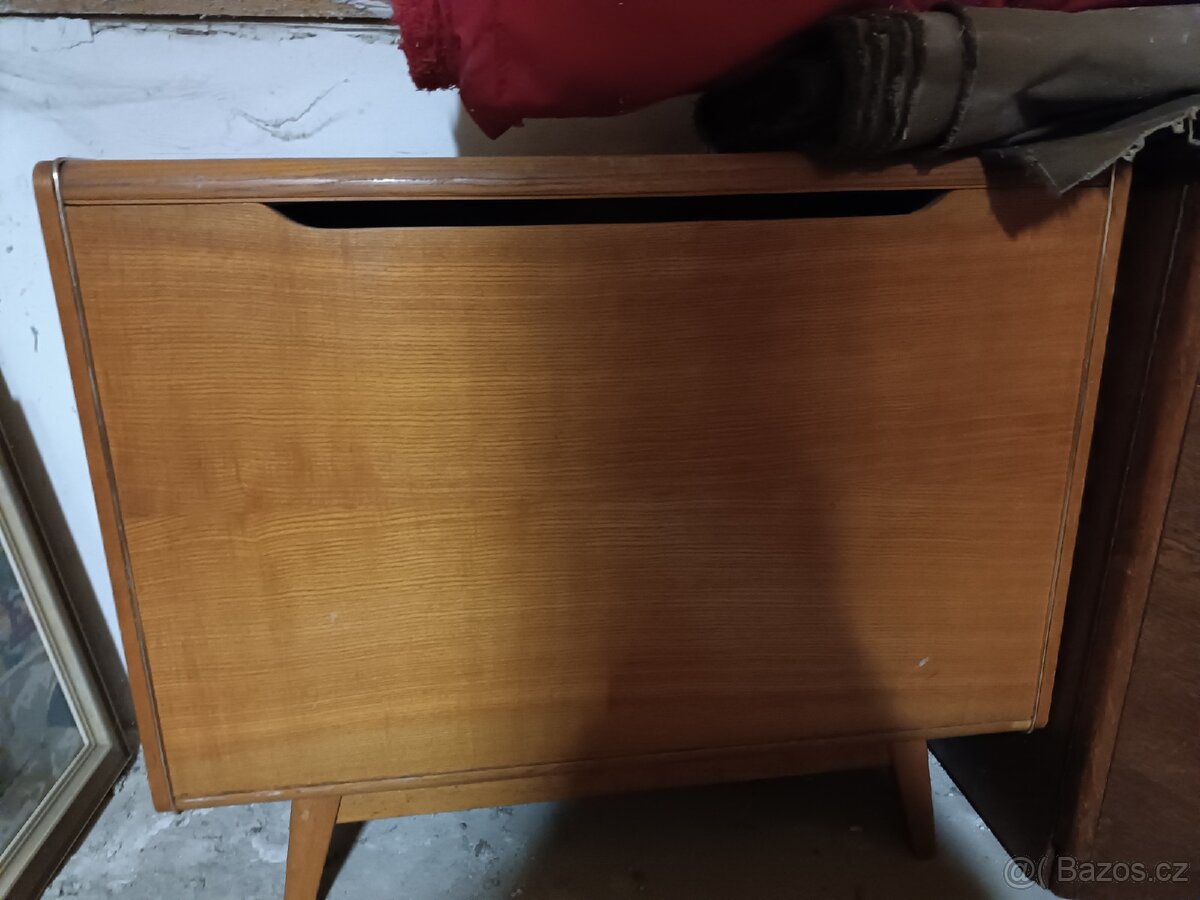 Starý nábytek - 4