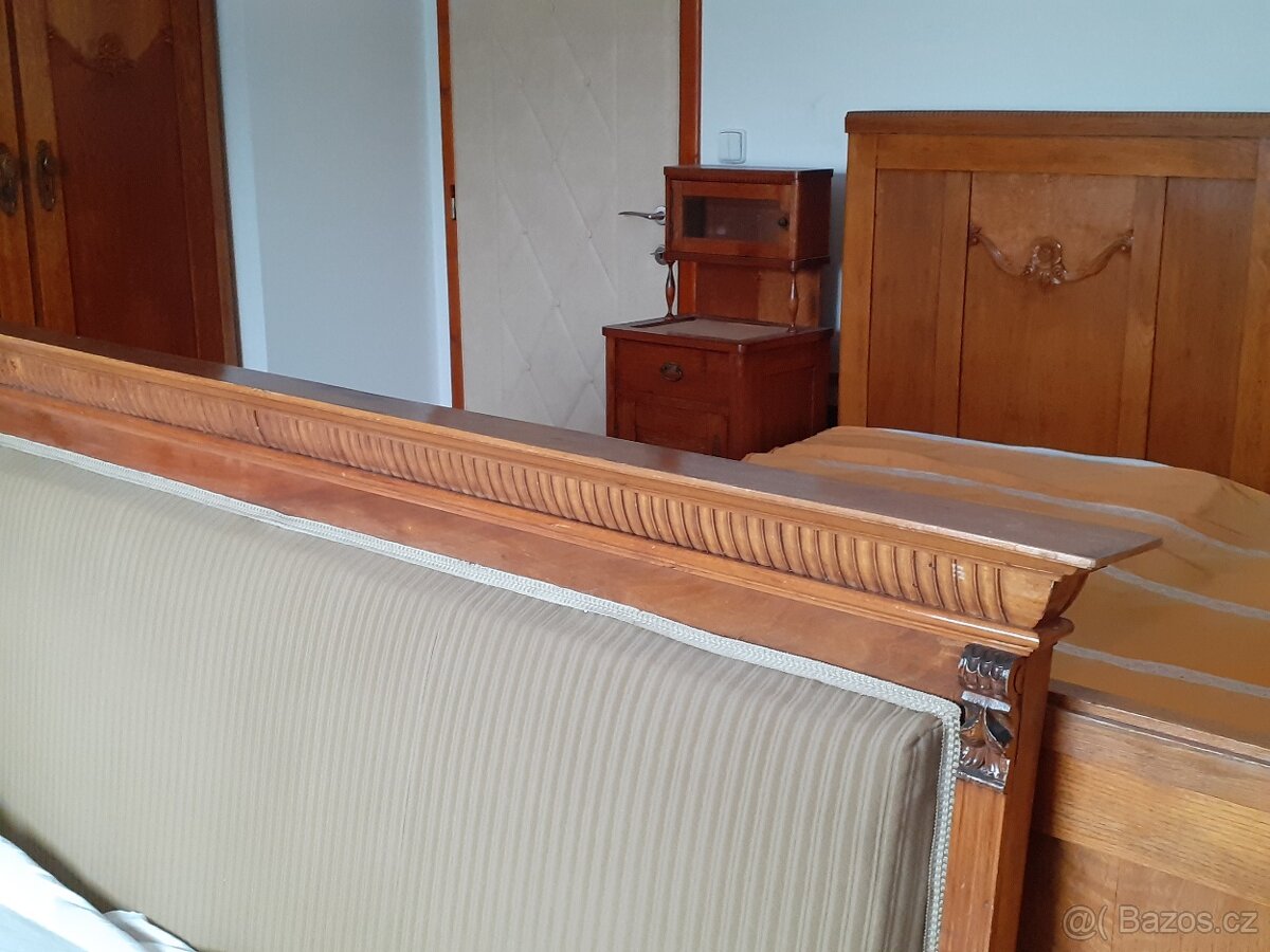 Starožitný nábytek - 4