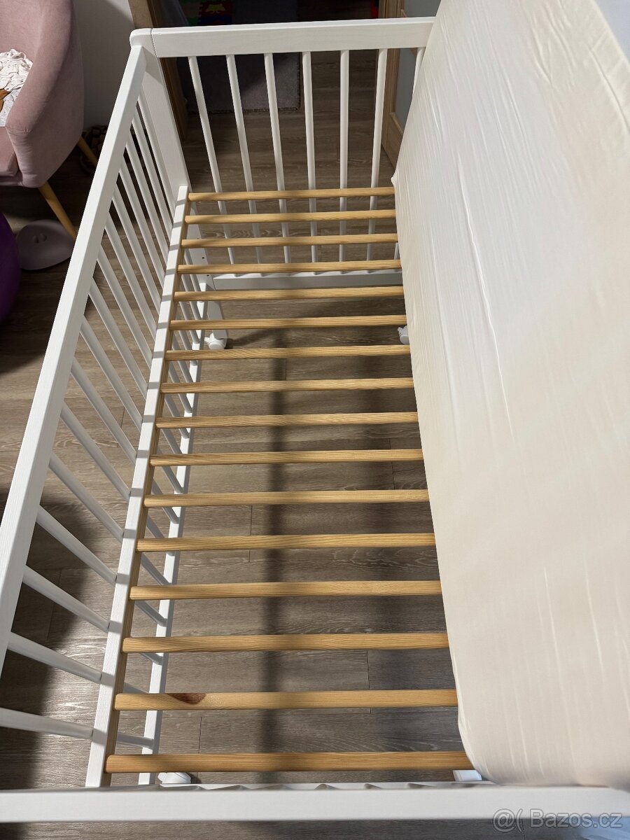 Dřevěná dětská postýlka - 4