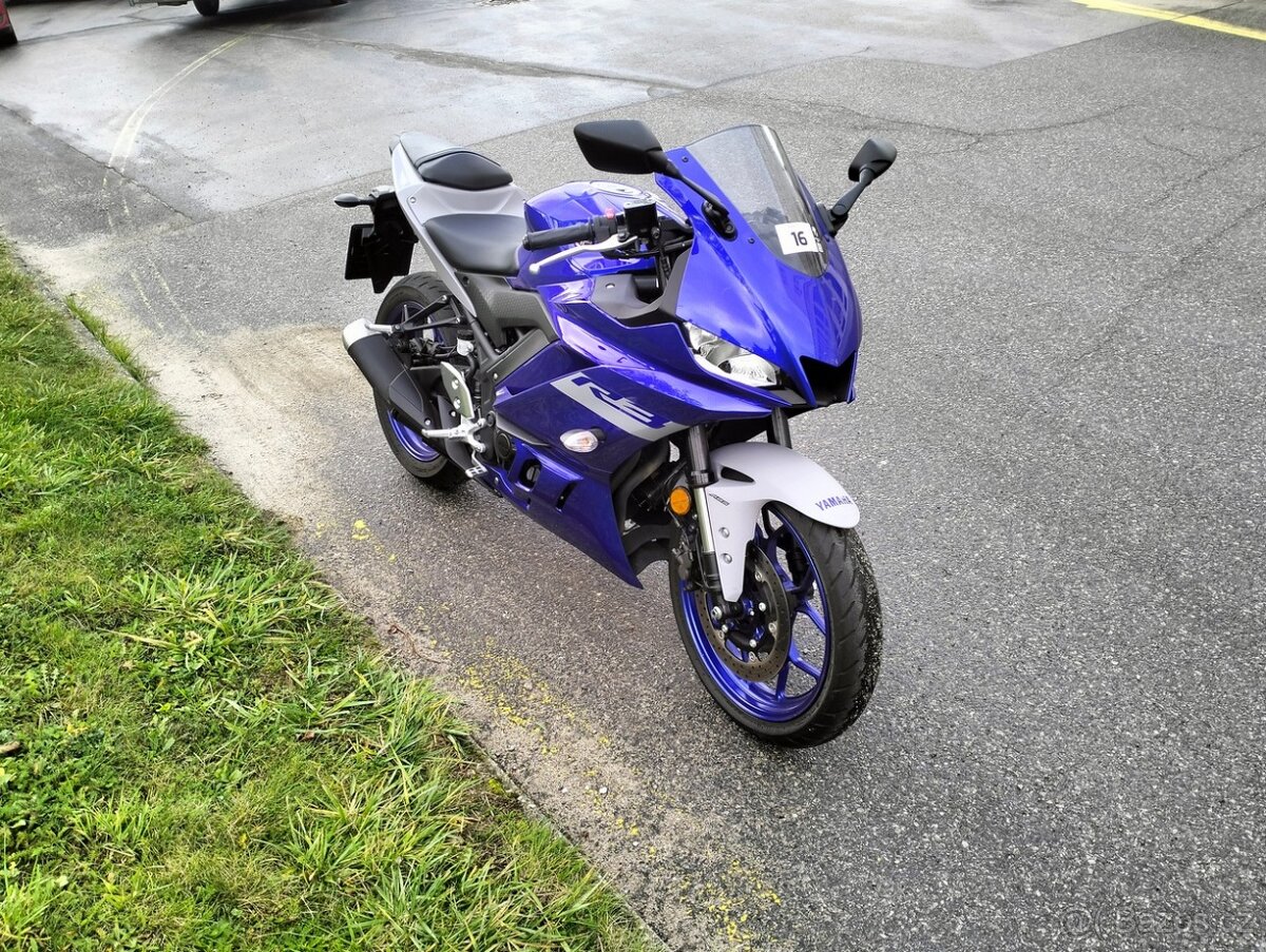 Yamaha YZF-R3 - 4