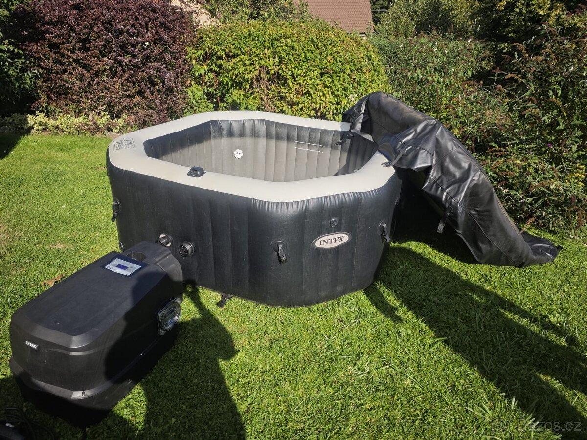Vířivka Intex pro 4 osoby - 4
