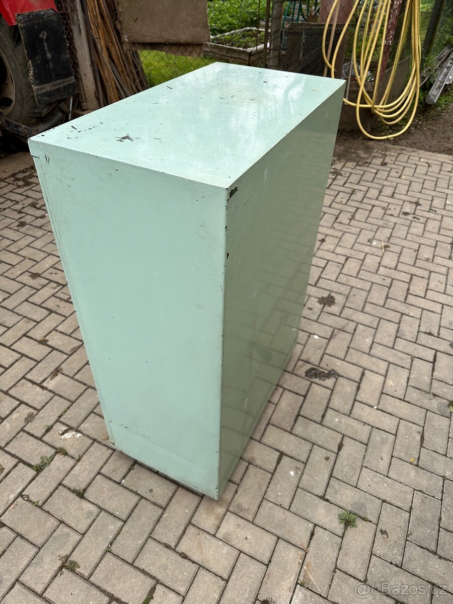 Skříň - 4