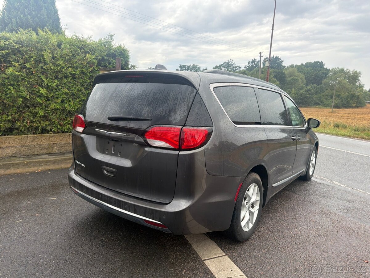 Chrysler Pacifica 3,6 Pentastar RU 8 míst 2017 - 4