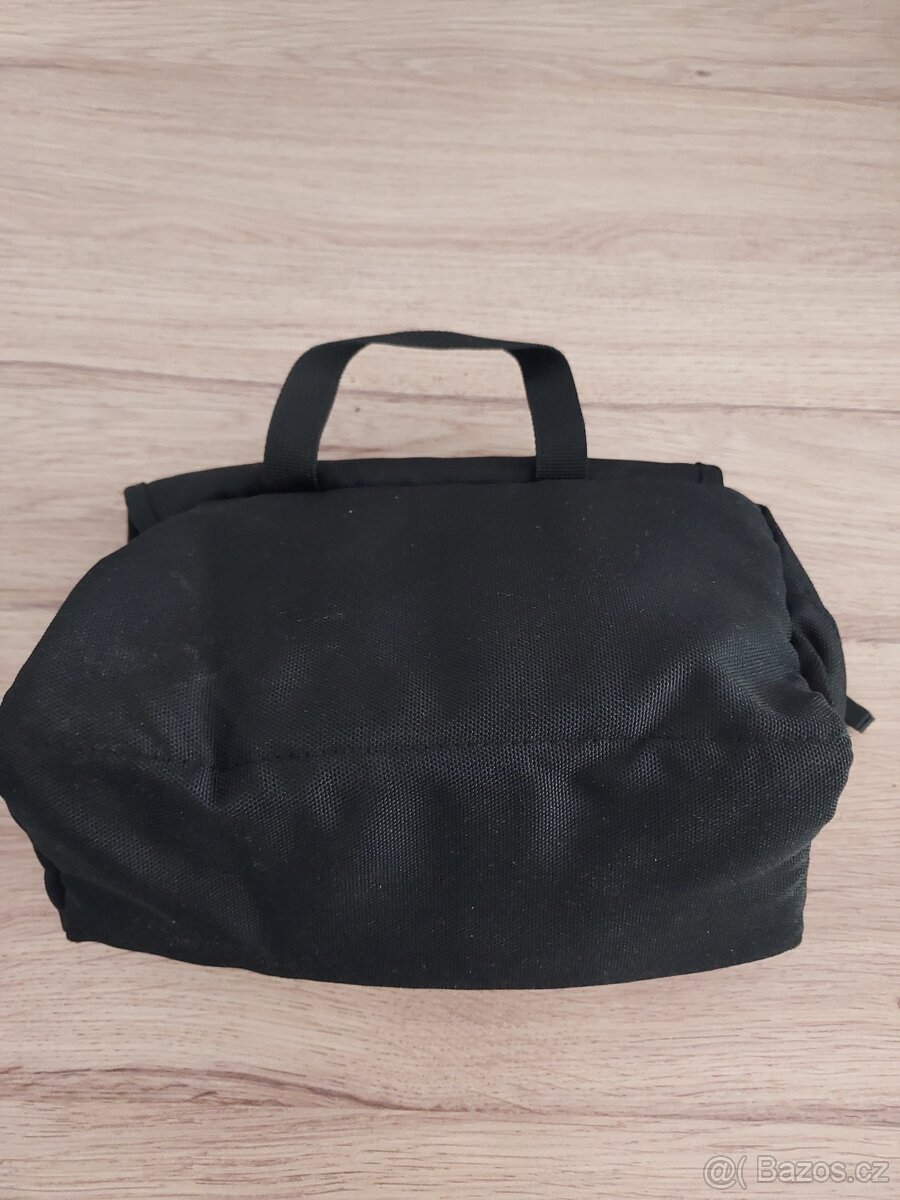 Etue - závěsná cestovní taštička - 4