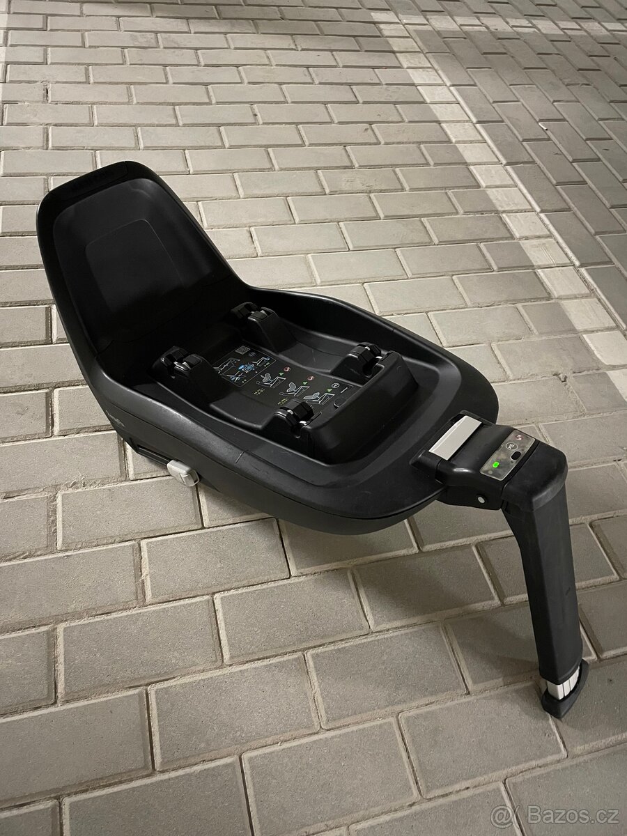 Autosedačka Maxi Cosi Rock se základnou - 4
