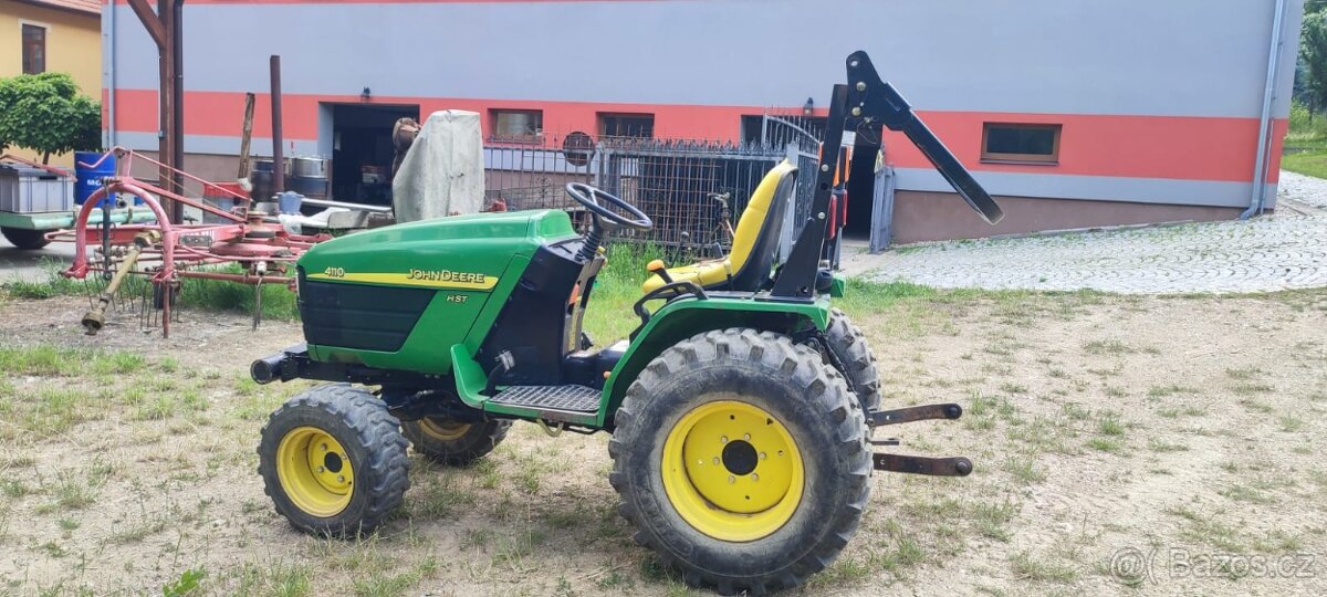 John Deere 4110 4x4 - 4