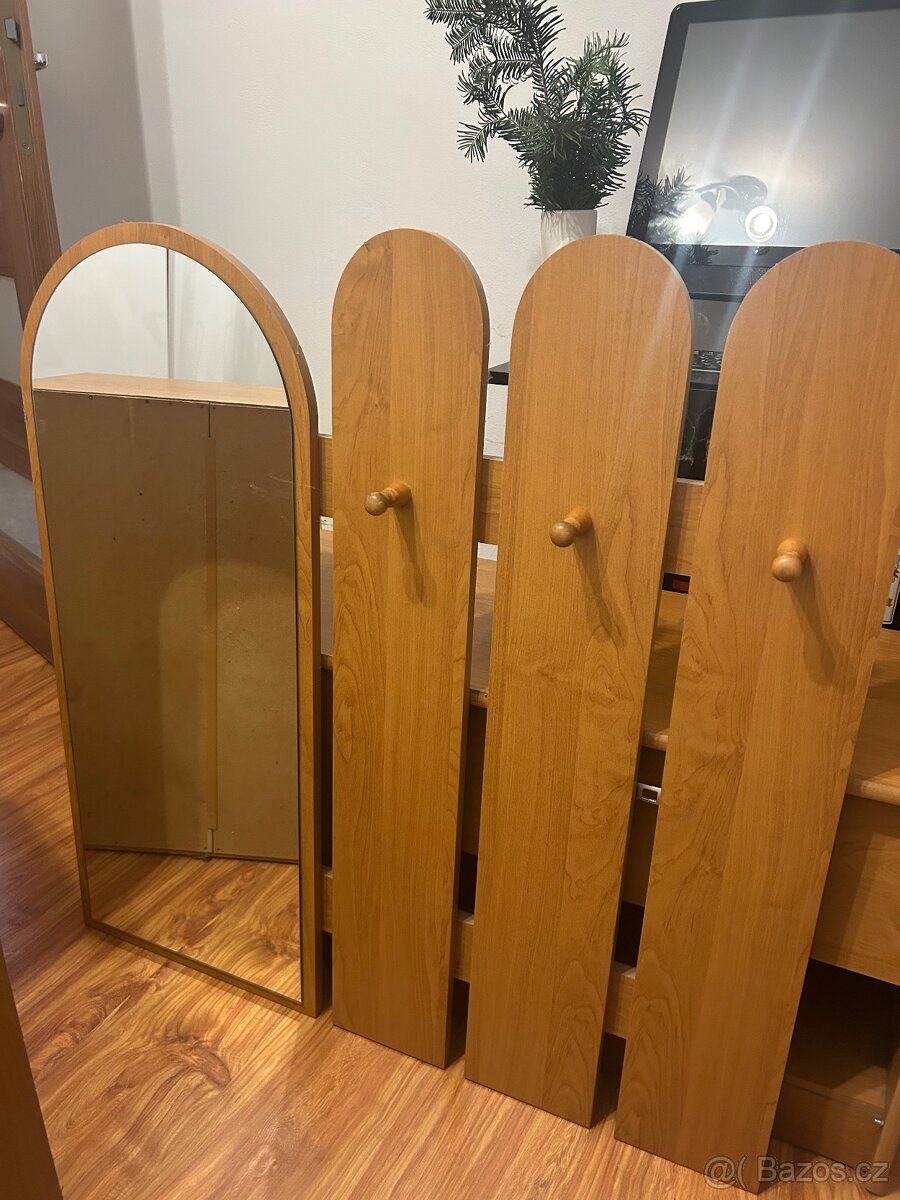 Botník , zrcadlo , komoda - 4