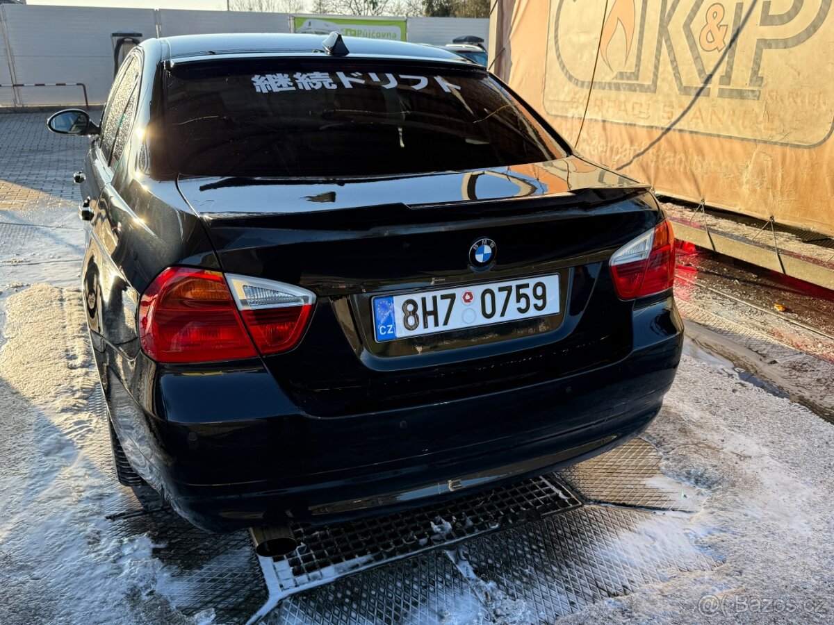 BMW E90 320i - 4