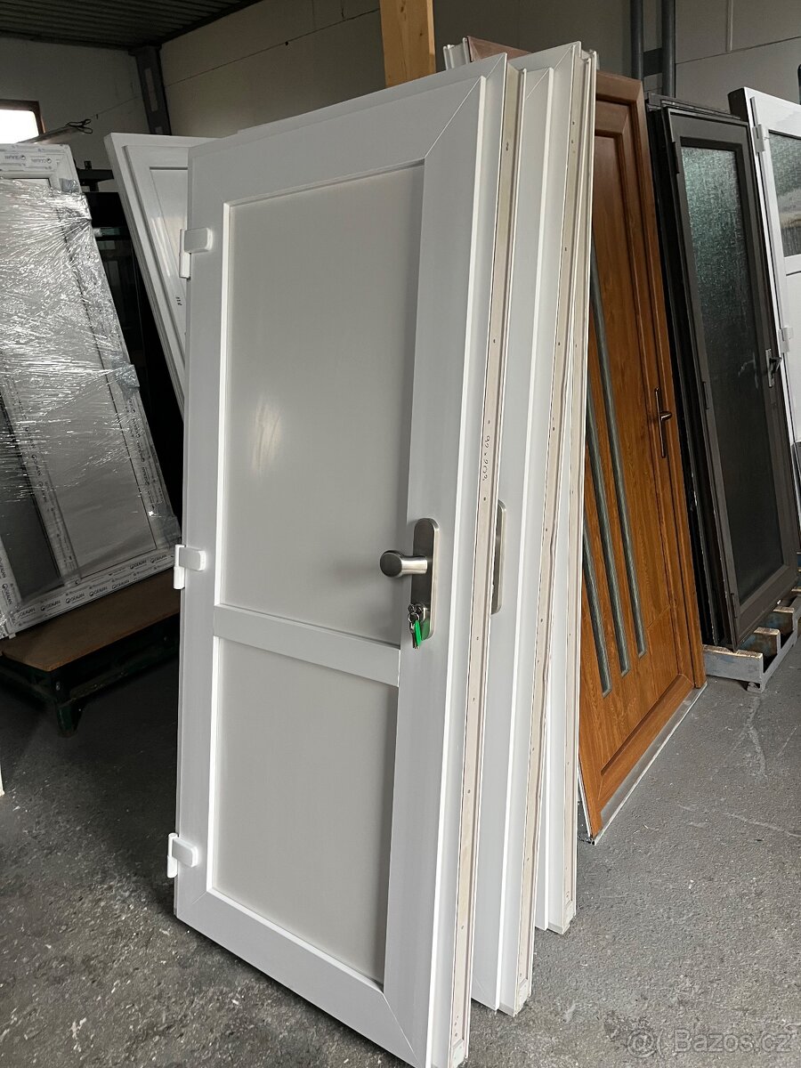 3KS VCHODOVÝCH PLASTOVÝCH DVEŘÍ 92x203 -PLZEŇ - 4