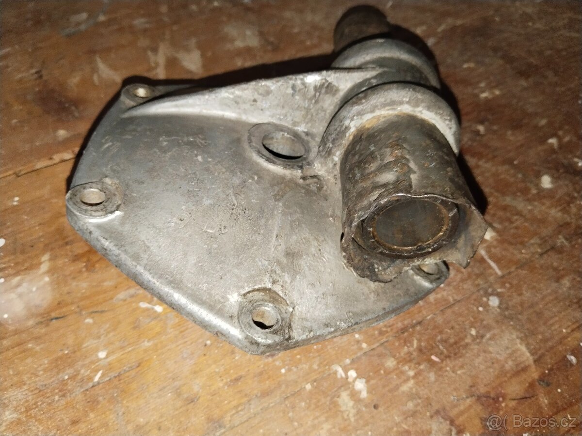 Kryt hlavniho prevodu m72 - 4