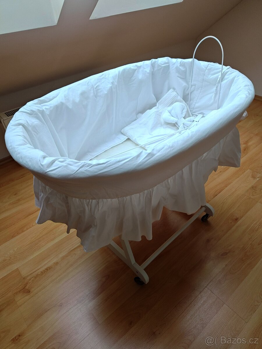 Proutěný koš "kolébka" s kolečky - 4