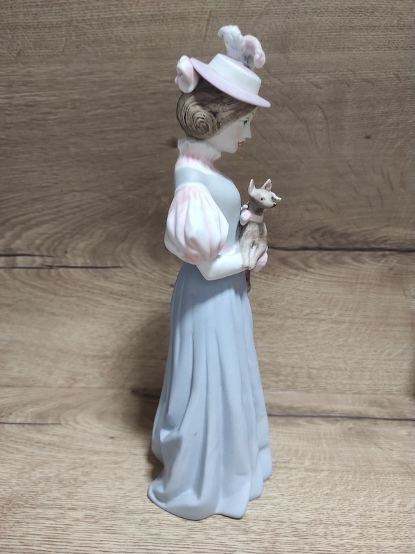 Porcelánová soška Royal Dux – dáma s psíkem - 4