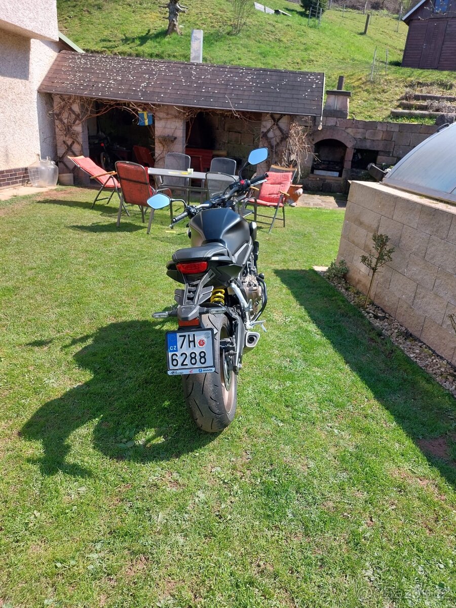 Honda cb 650 r - 4