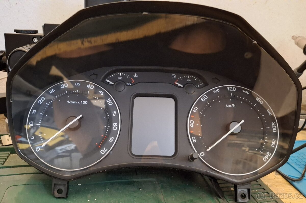 Škoda Octavia 2 - VDO benzín budíky MAXIDOT + PIN - 4