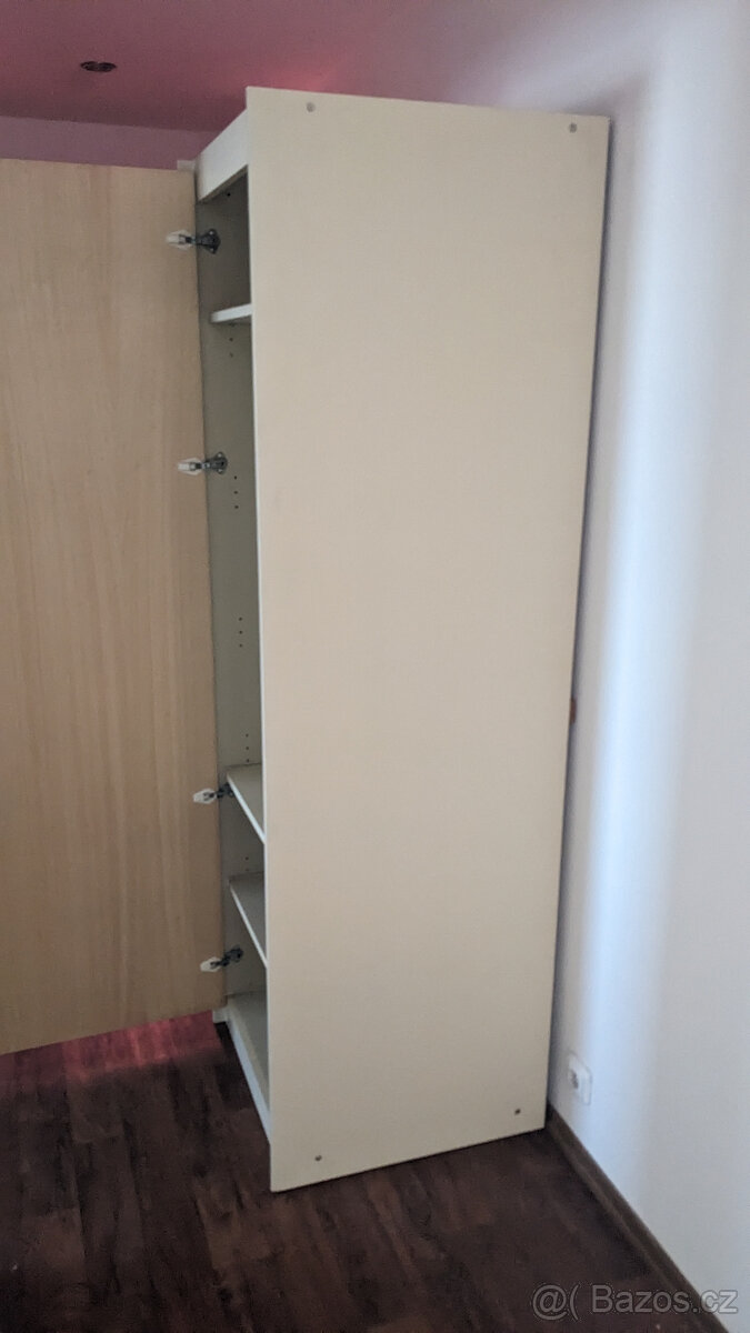 2x vysoká šatní skříň - 4
