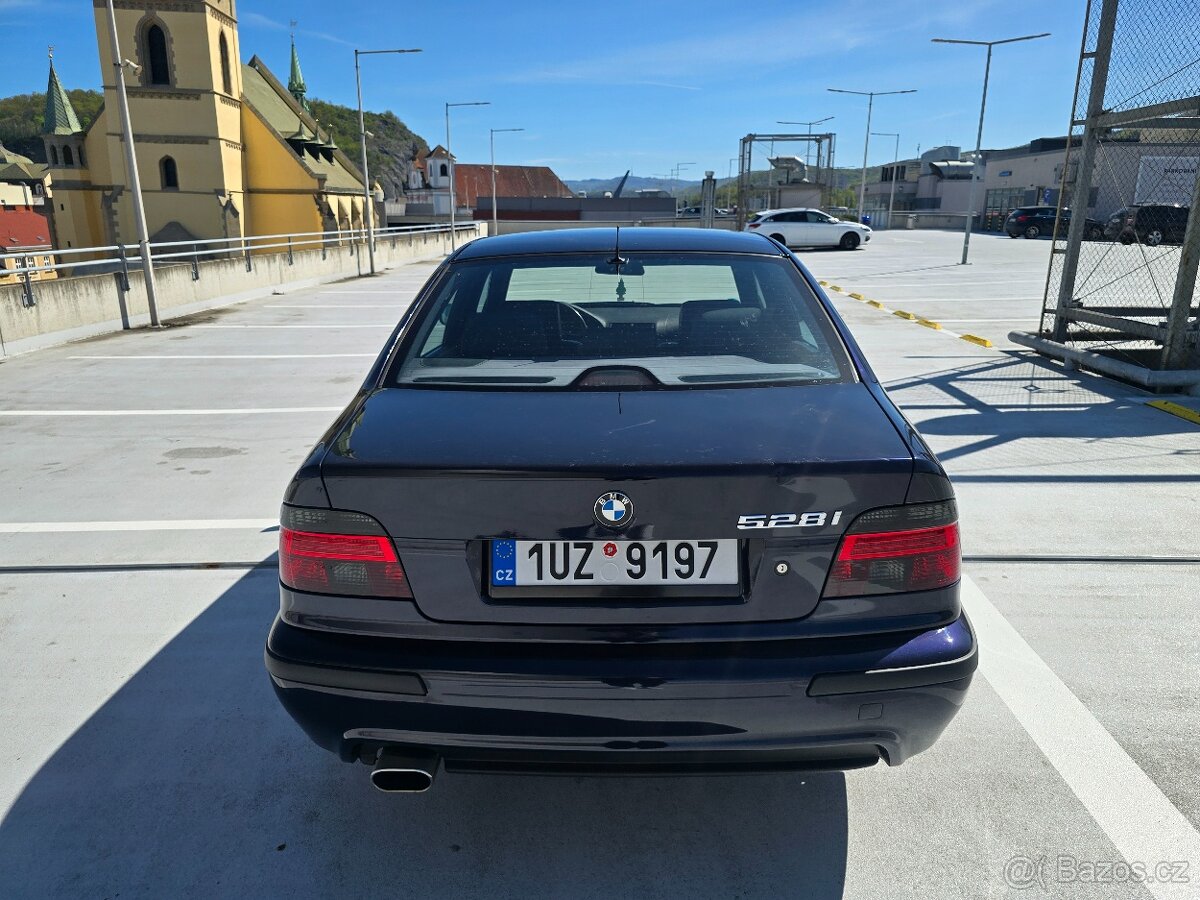 Bmw E39 528i - 4