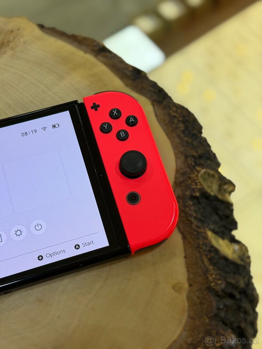 NINTENDO SWITCH OLED - 4