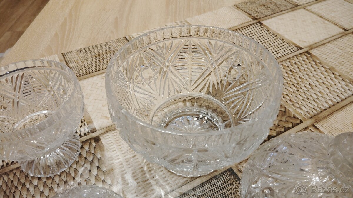 Sada broušených dóz - 4