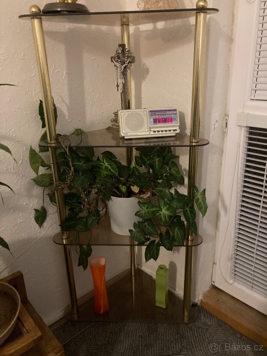 Rohový policový stojan - 4