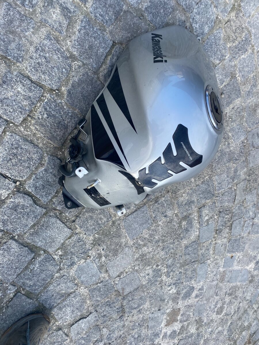 Kawasaki zzr 600 na dily - 4