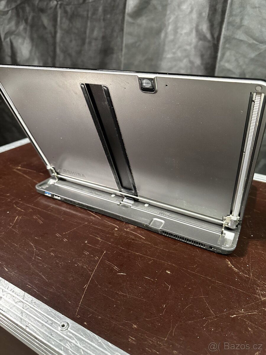 Prodám ultrabook Toshiba Satellite U920t-104 - 4