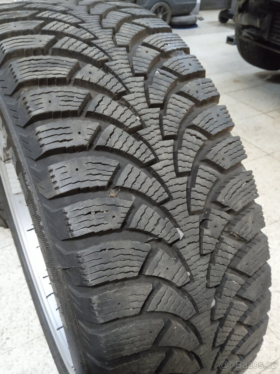 205/50/17 6.5J x17 - 4